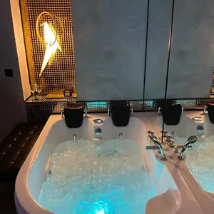 Z Jacuzzi W Sercu Krakowa Krakow