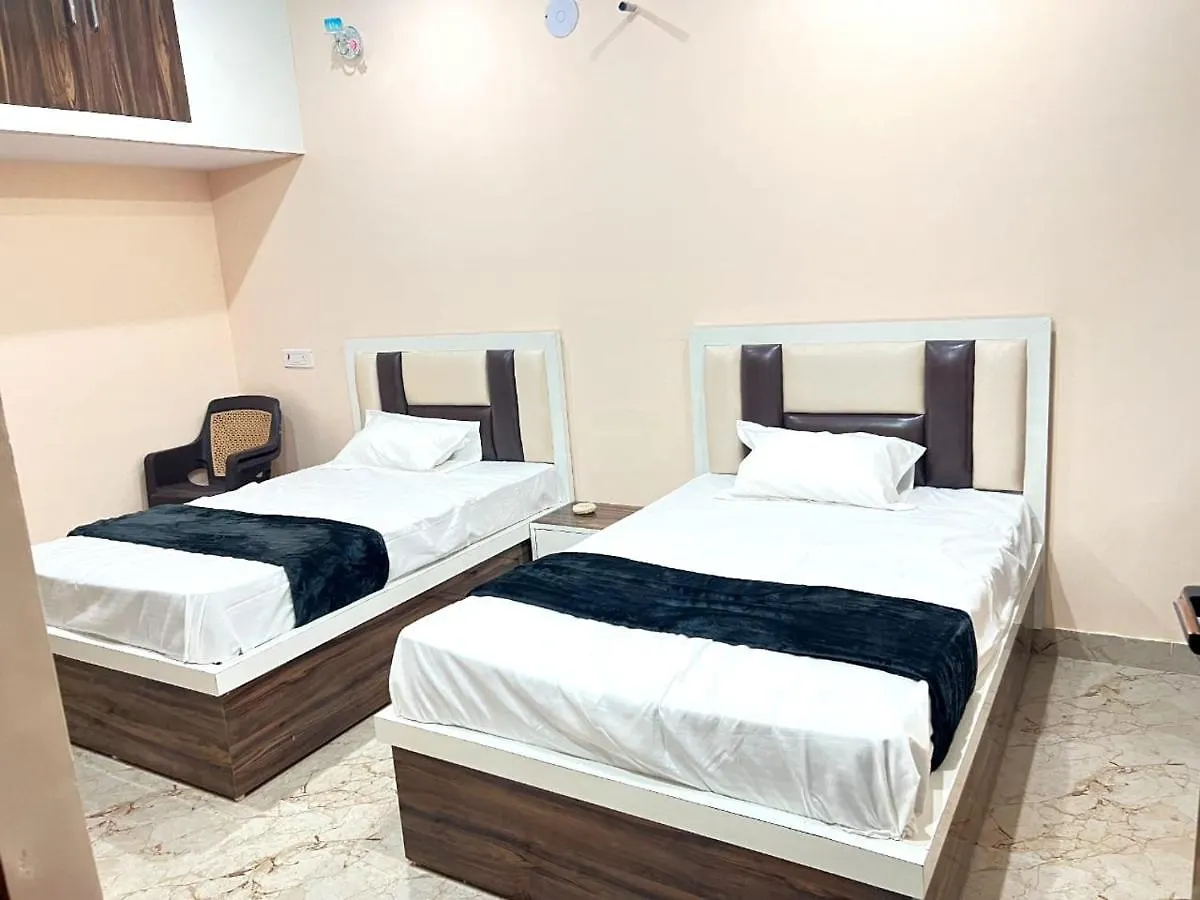 The Orchid Villa Homestay - Walkable Distance From Taj Mahal Agra