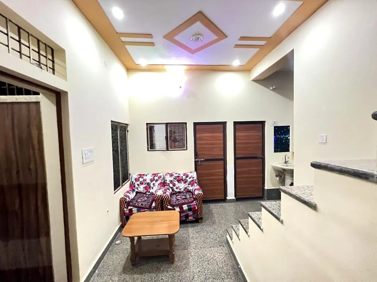 The Orchid Villa Homestay - Walkable Distance From Taj Mahal Agra