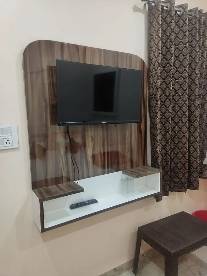 The Orchid Villa Homestay - Walkable Distance From Taj Mahal Agra  India
