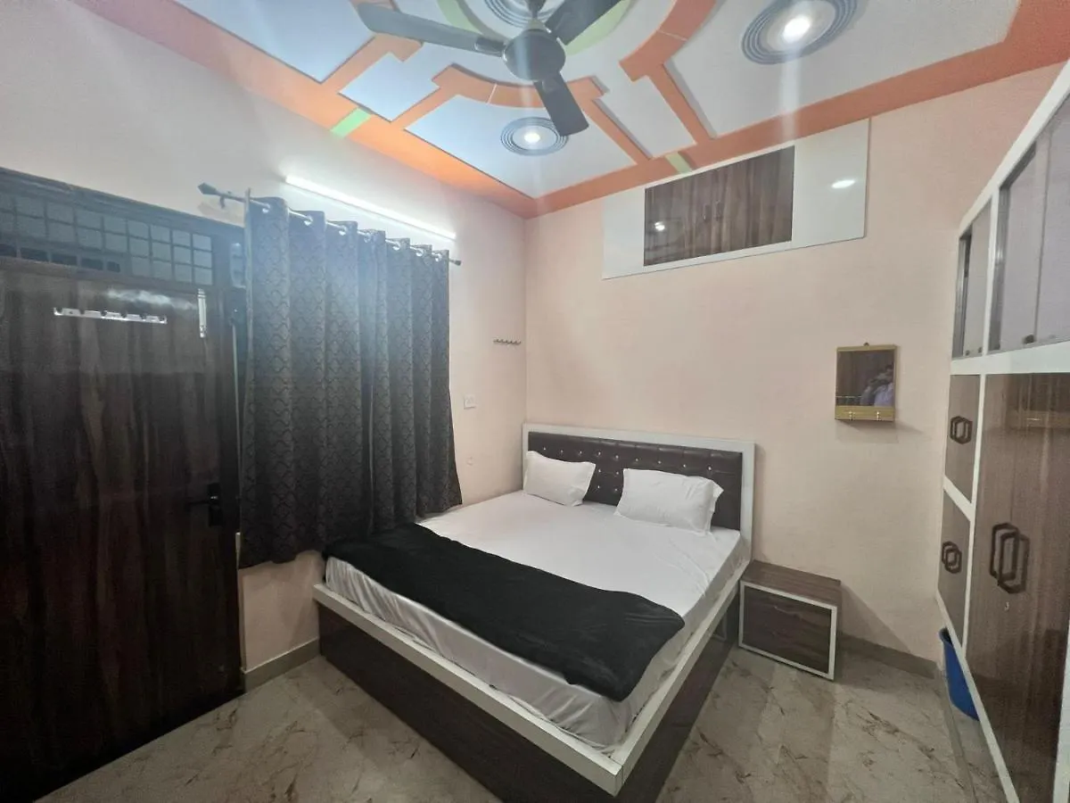 The Orchid Villa Homestay - Walkable Distance From Taj Mahal Agra